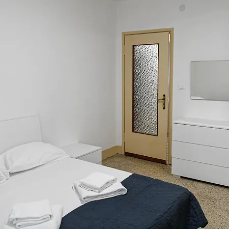 Centre - St Martin Des Corleans Apartment *